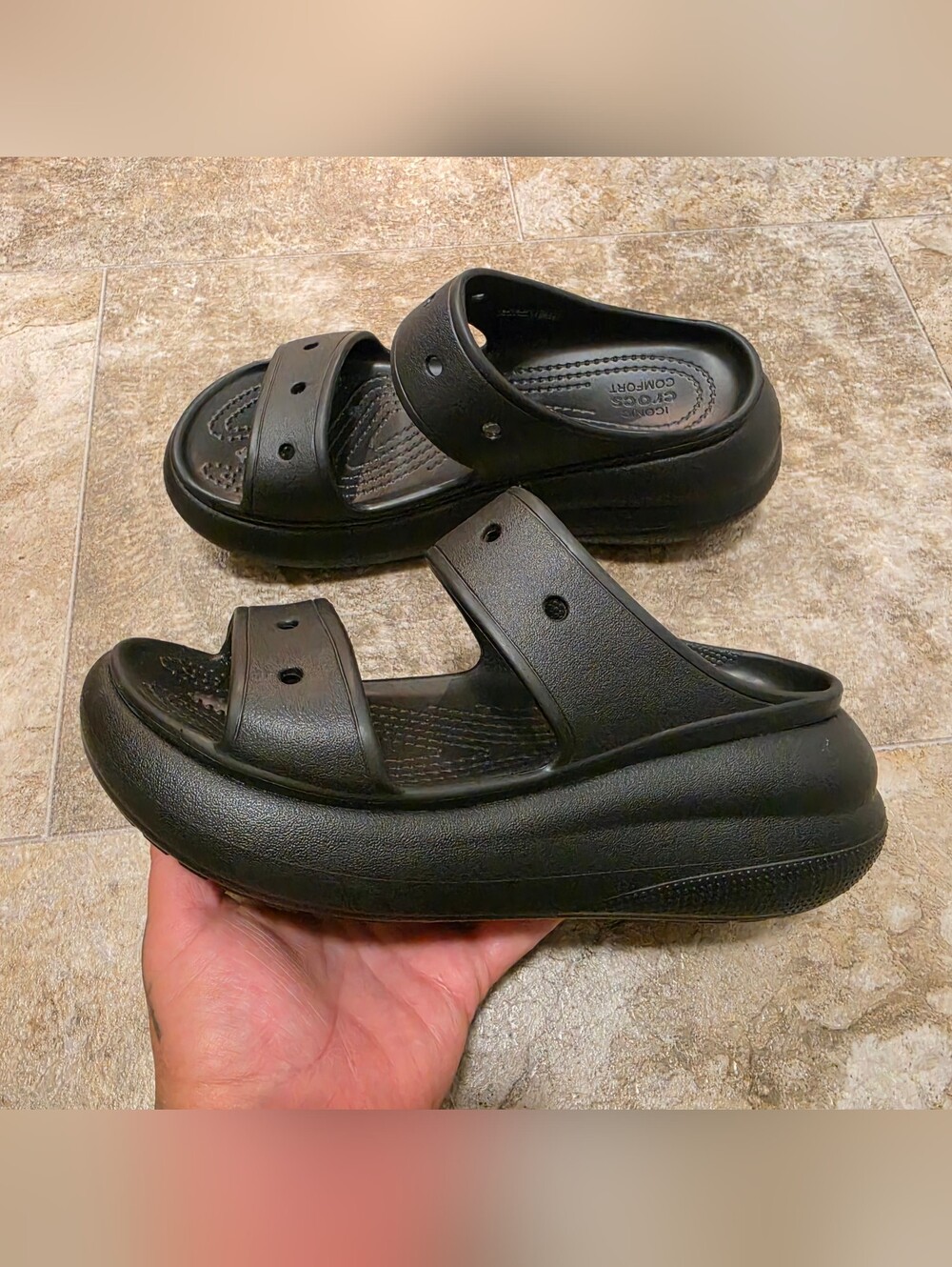 Crocs Classic Crush platform sandals / Women's Size 6 - Picture 4 of 8